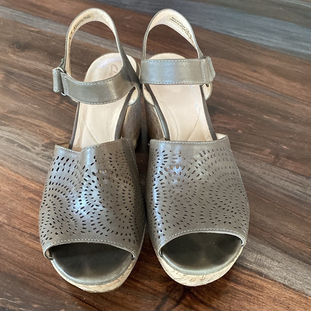 Clarks Women's Maritsa Nila Wedge Sandal Leather